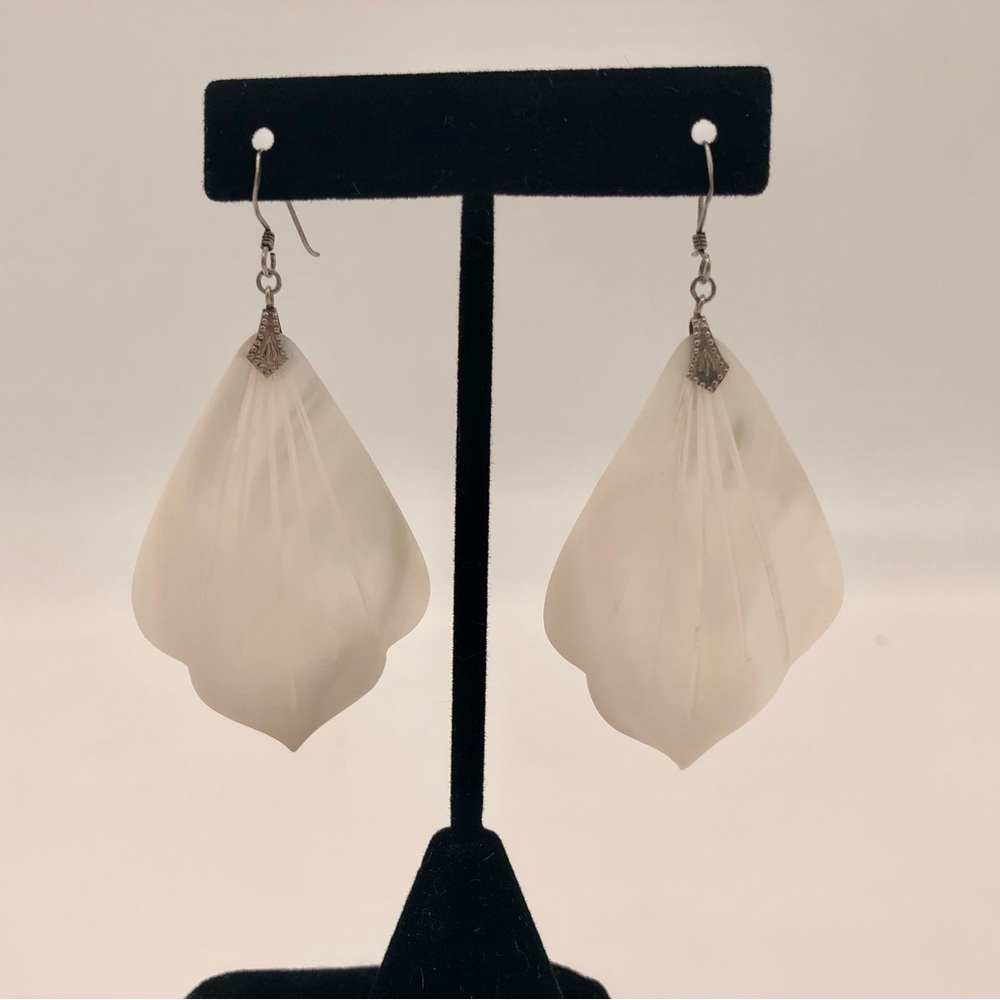 Chic White Shell Petal Earrings